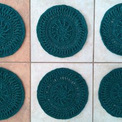 Set of 6 green color crocheted jute place mats retro style for the warmth kitchen or BBQ