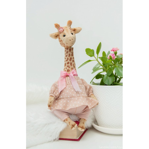 stuffed-animal-horse-giraffe-anjou (1).jpg