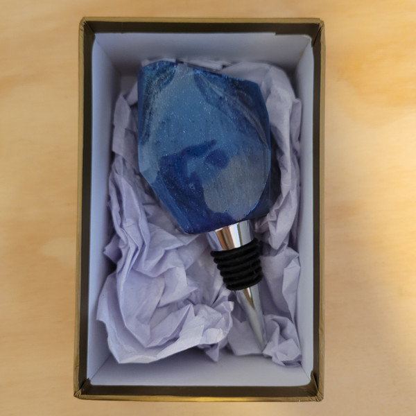 Blue wine stopper in gift box.jpg
