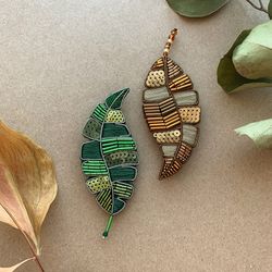 Banana leaf brooch pin Beaded leaf brooch Embroidered leaf brooch Autumn look jewelry Autumn brooch Leaf Jewelry