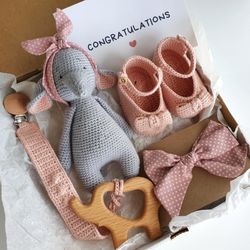 New baby gift box Crochet baby elephant Baby booties Elephant baby shower Gift for mommy to be Pregnancy gift for friend