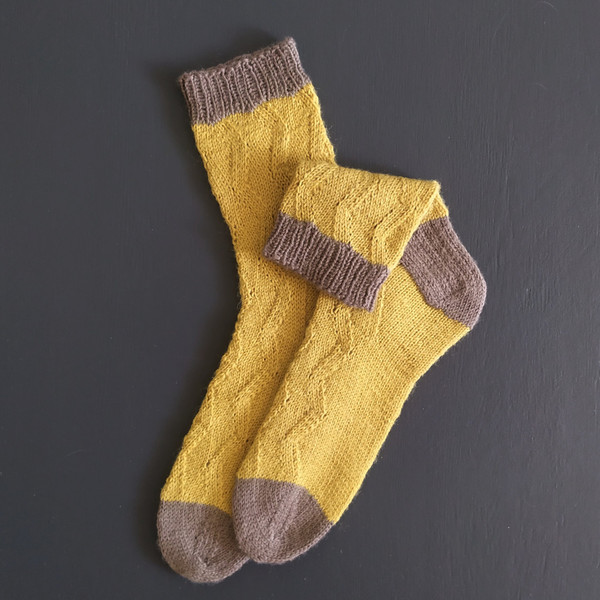 Yellow-winter-warm-handmade-socks-4