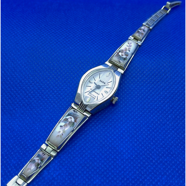 vintage-russian-wrist-watches.JPG