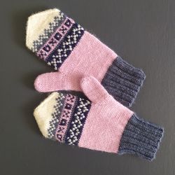 Pink jacquard womens knit mittens