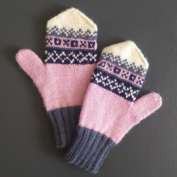 Pink-jacquard-womens-knit-mittens-7