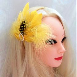 Women Feather Fascinator,  Yellow Wedding/Party/Prom Headband,  Gold Cocktail feather hair clip, Gold Feather Fascinator