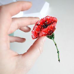 Red poppy flower brooch, beaded flower pin, handmade lapel pin