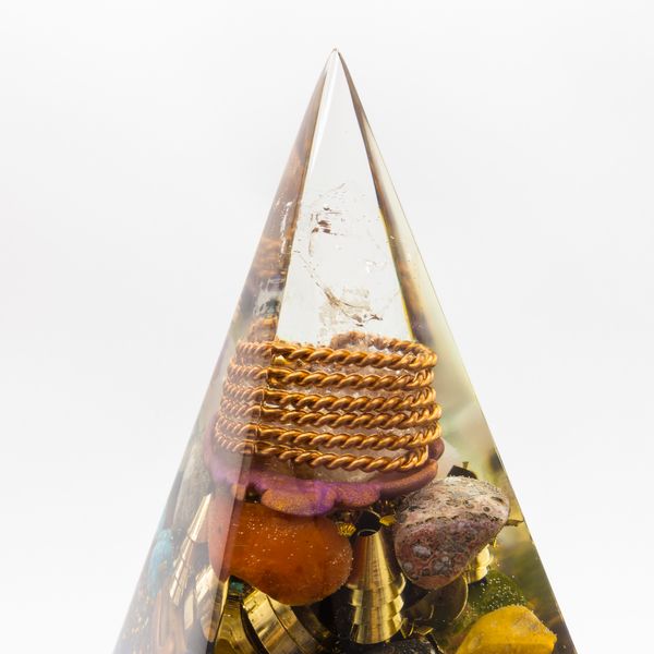 High Orgonite Pyramid with 12 minerals 9.jpg