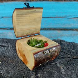 Wood box/casket for jewelry