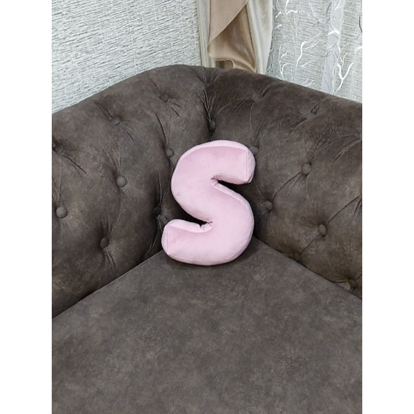 Letter pillow s.png
