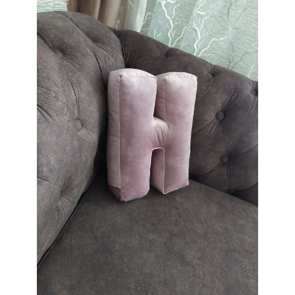 LETTER PILLOW H.png