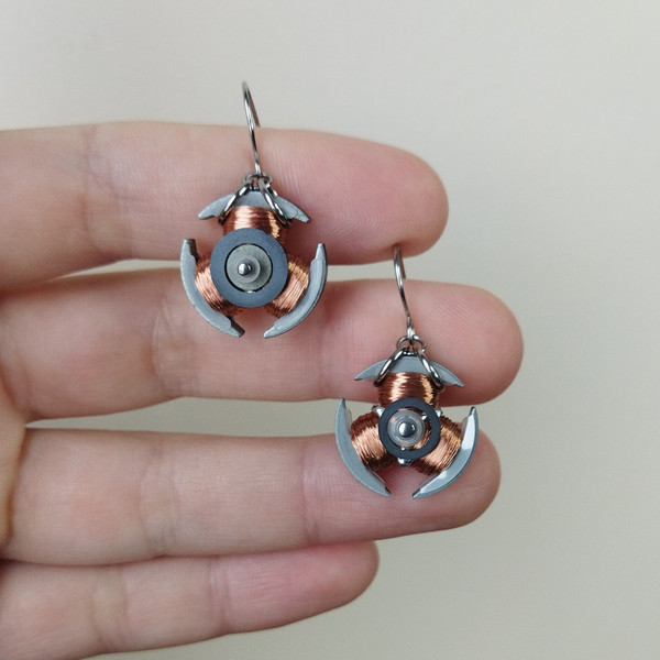 small-sci-fi-earrings-copper-wire-wrapped