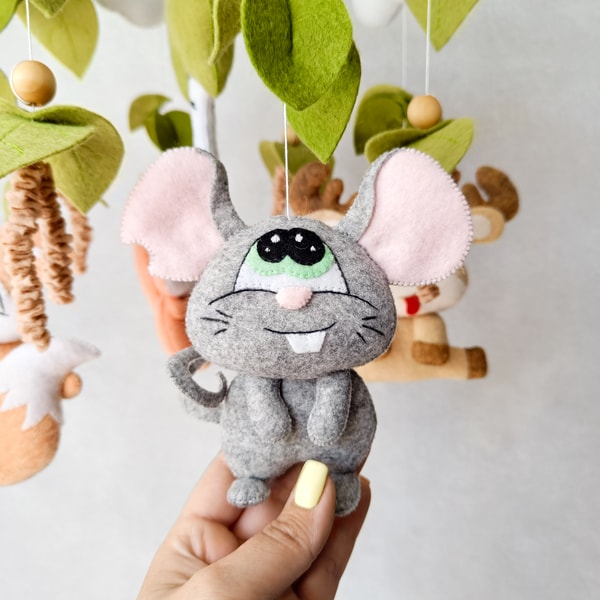 Felt Mouse Tutorial Mouse sewing pattern, Felt mouse easy sewing tutorial, Stuff - Inspire ...