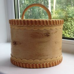 Birch bark box, birch bark canister