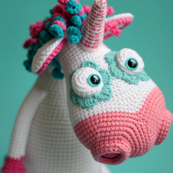 crochet-unicorn-gift.jpg