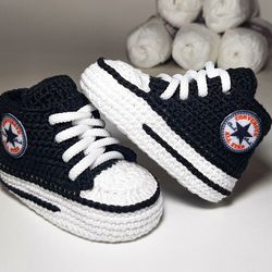 Black baby sneakers crochet, newborn booties, baby gift from dad, postpartum gift, cutie baby shower present