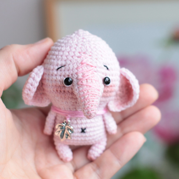 crochet-animal-the-elephant-amigurumi-01.jpg