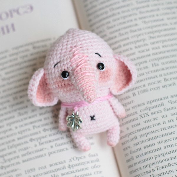 small-crochet-amigurumi-pink-elephant.jpg