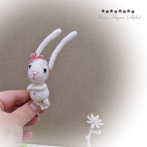 Bunny brooch toy hare rabbit amigurumi crochet pattern3.JPG