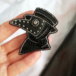 Plague doctor brooch, beaded handmade brooch, gothic jewelry, gift for friend