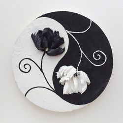 Yin-Yang sign Feng Shui symbol Black white flowers Floral sculpture painting Small wall decor Oriental Asian decor