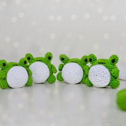 Flying green frogs.Crochet frog.Baby mobile kit.Baby crib mobile.Frog mobile.flying Green Frogs
