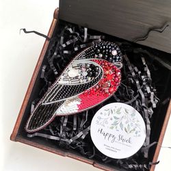 Bird jewelry robin pin beaded brooch, winter bird
