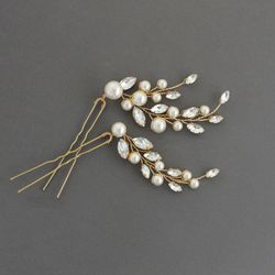 Wedding hair pins set of two/ Silver or Gold / Bridal hair piece pearl and crystal / Headpiece for bride ceremonial