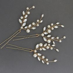 Bridal hair pins set of three / Silver or Gold / Wedding hair piece pearl and crystal / Hairpiece for bride wedding day