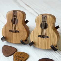 Guitar pick box with pick, personalize wooden guitar pick case gift, gift for dad, custom guitar pick holder gift