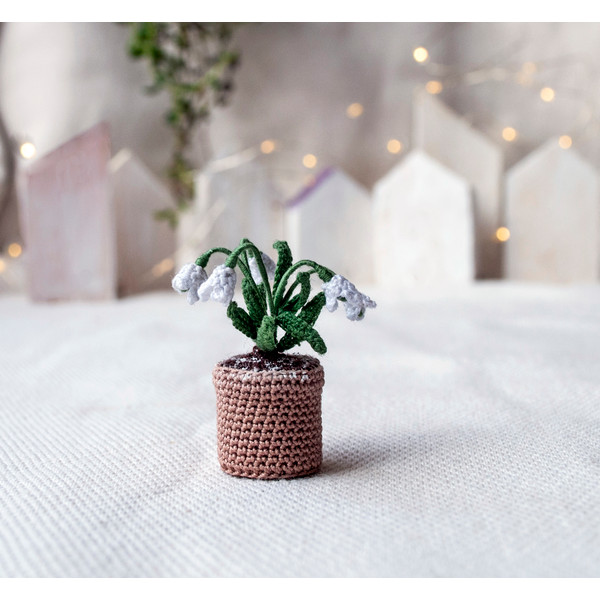 Miniature SNOWDROP in a pot, Tiny crochet white flower, Snow