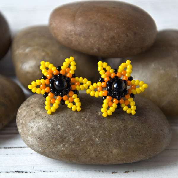sunflower earrings.jpg