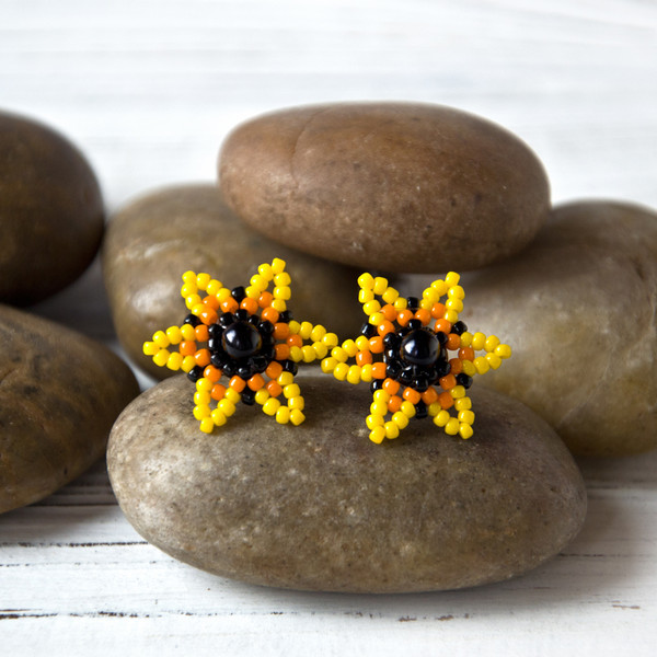 sunflower earrings1.jpg