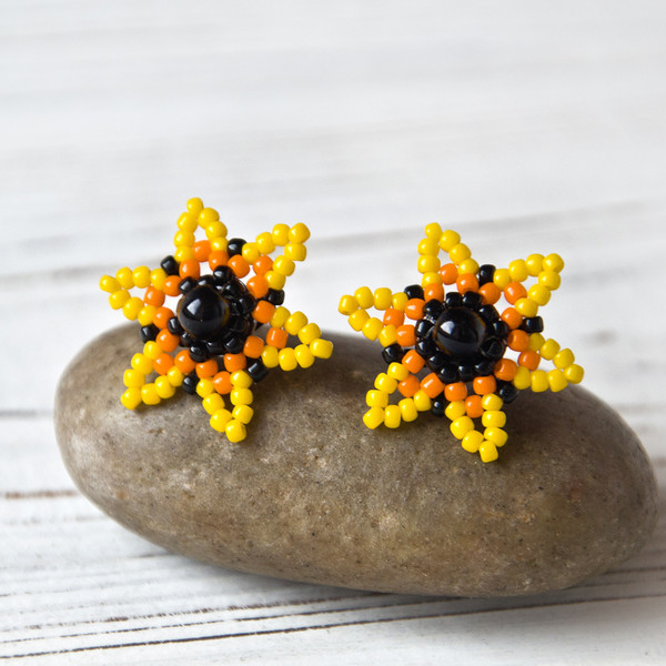 sunflower earrings7.jpg