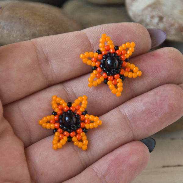 sunflower stud earrings 3.jpg