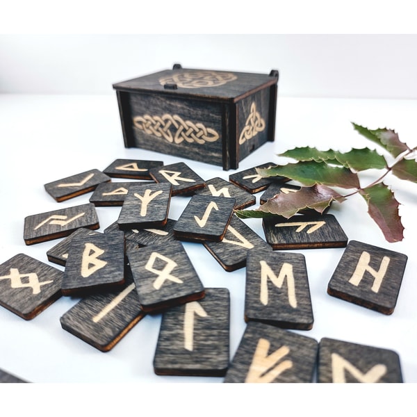 Nordic runes older futhark, Runes for divination, Rune set i - Inspire ...
