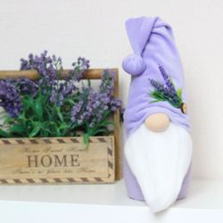 Lavender Gnome / Mother's gift gnome / Floral Gnome / Lavender decor