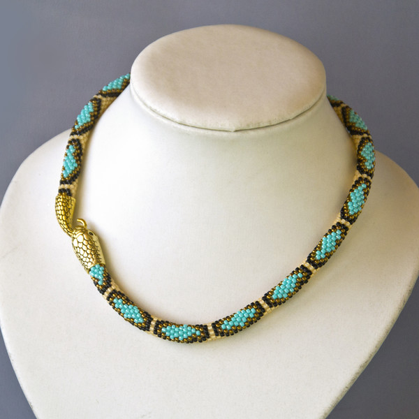 Turquoise-necklace