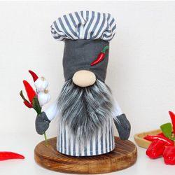 Chef gnome with red pepper, Kitchen gnome, Baker Gnome