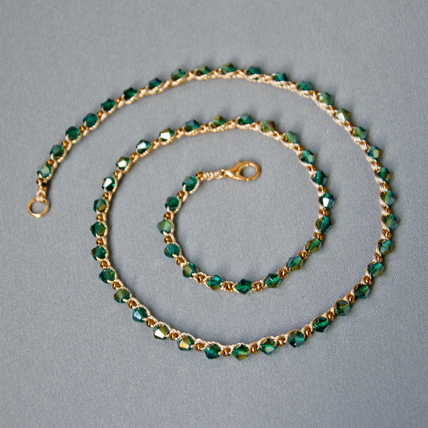 Green necklace 2.jpg