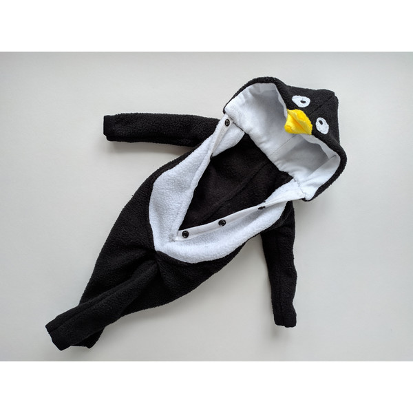 Penguin onesie for doll.jpg