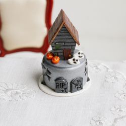Miniature food for dollhouse, Halloween cake with hunting house and ghosts at 1:12 scale