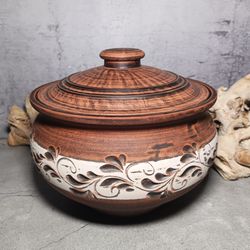 Handmade casserole 169.07 fl.oz made of red clay Large cooking pot