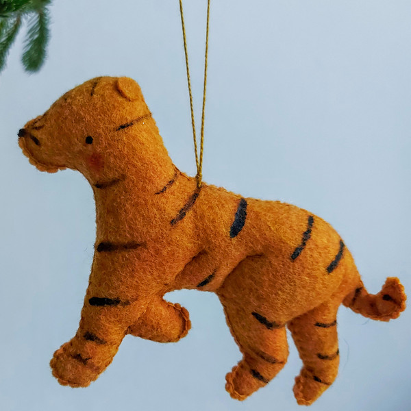 tiger-felt-sewing-toy-pattern