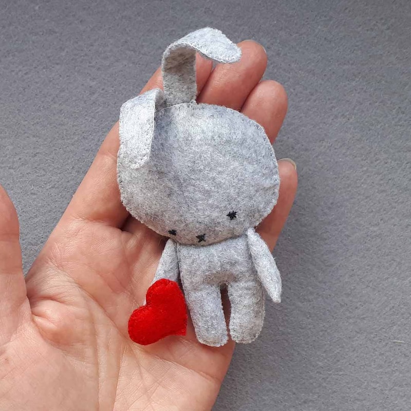 Bunny felt pattern PDF , primitive doll sewing pattern , Fel | Inspire ...
