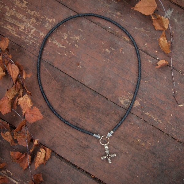 wolf-leather-necklace