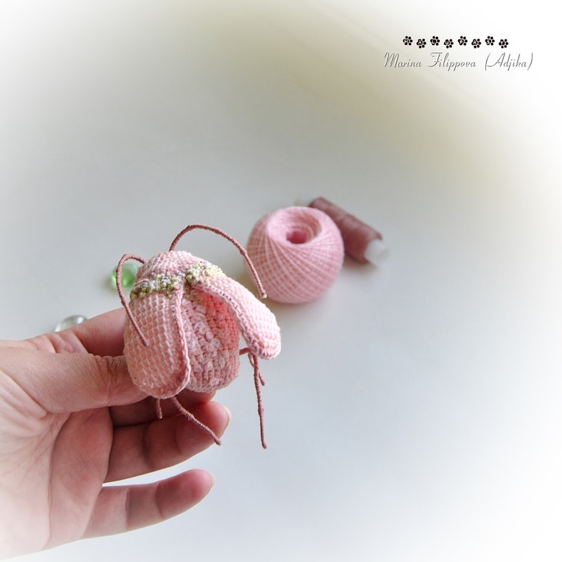 Beetle crochet pattern, amigurumi bug toy pattern, crochet DIY, crochet brooch tutorial, how to c 6rochet bug guide.jpg