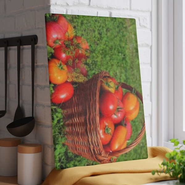 glass-cutting-board-basket-of-tomatoes-ornament (5).jpg