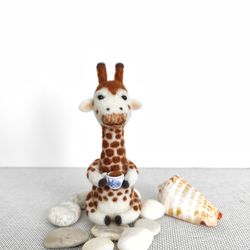 Needle felted giraffe/Giraffe collectible toy/Needle felted animals