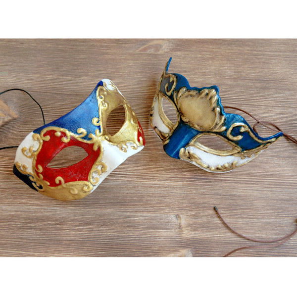 Red and color couple venetian masks5.jpg